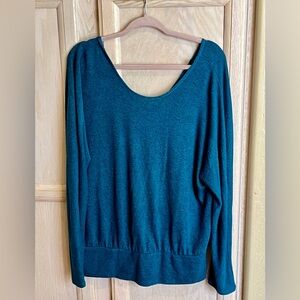 3/$30| 🌸WHBM Sweater